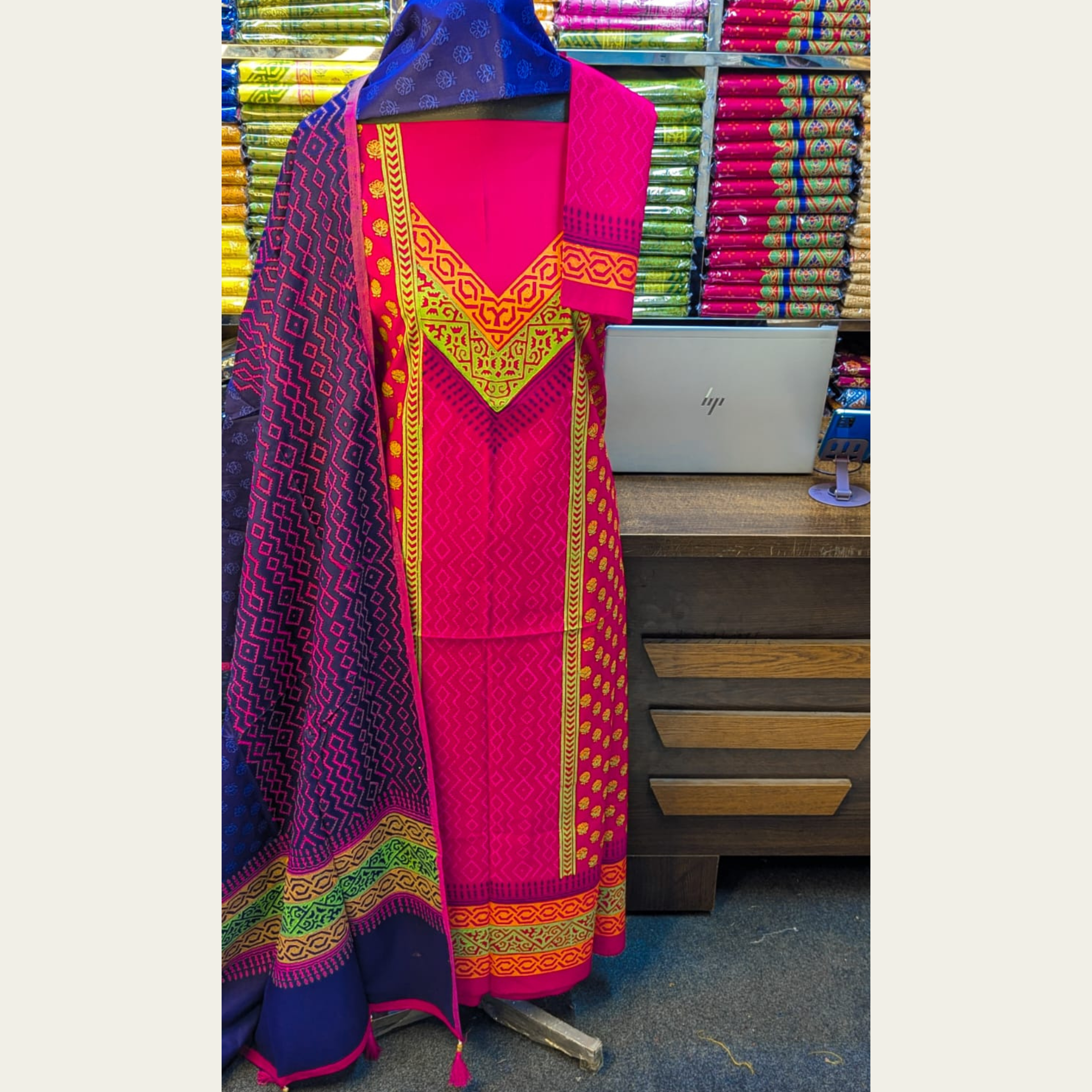 New Exclushive Collection High Qualitiey Cotton Printed Three Piece